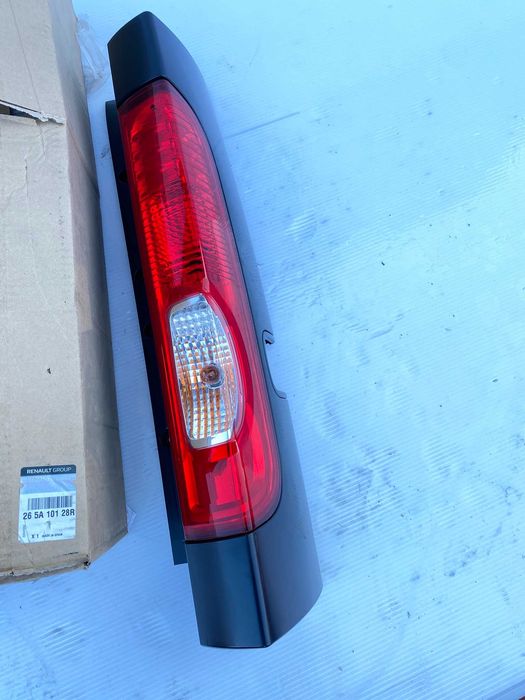 Lampa stop dreapta spate Renault Trafic Vivaro 2010+ noua originala