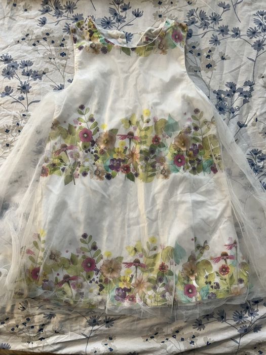 Продам платья для девочек