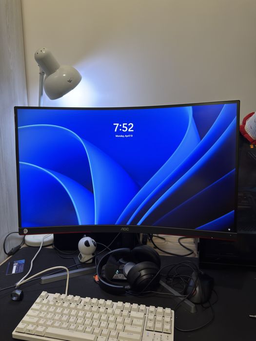 AOC  CQ27G3Z 27’ 240Hz QHD 2K curved gaming monitor