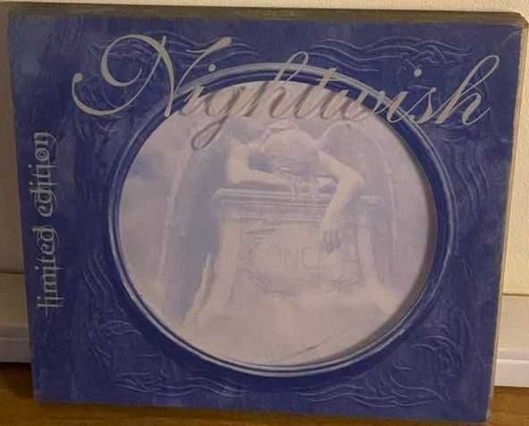 Спешно! колекцията си от CD-та на Nightwish