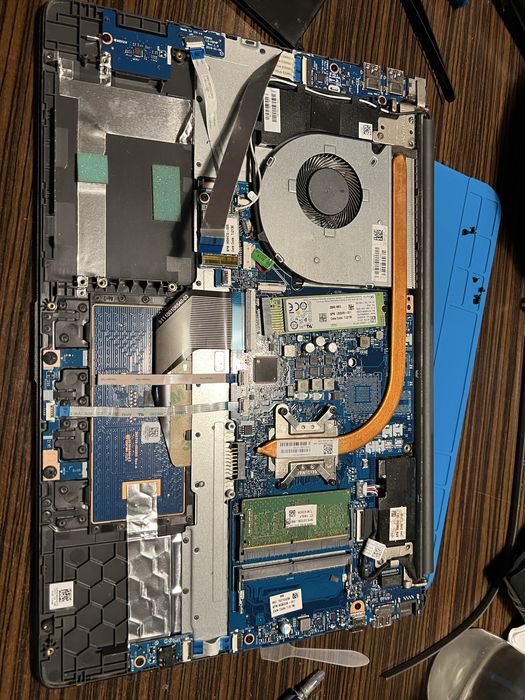 Curatare Mentenanta Laptop | Upgrade RAM/SSD/alte componente | Windows