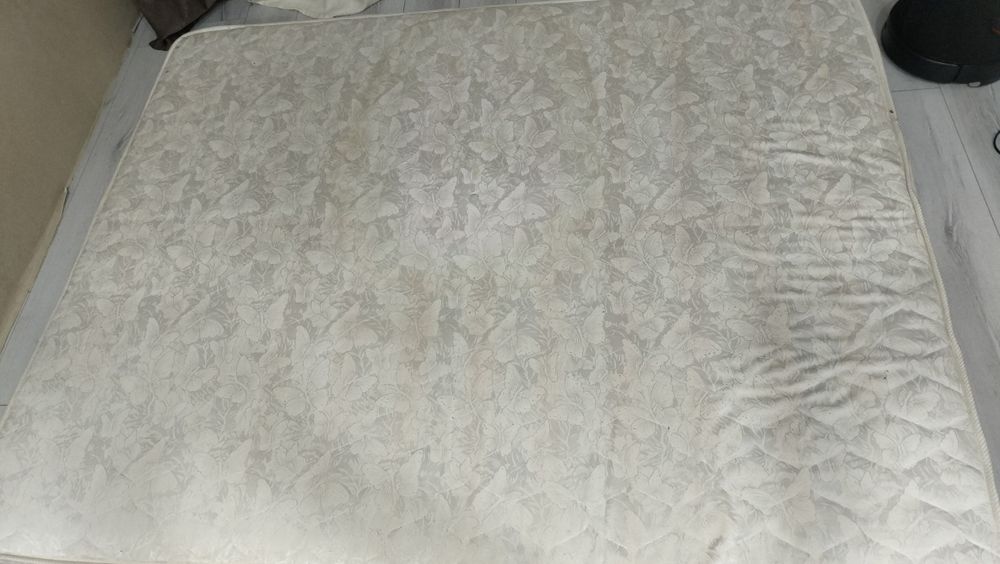 Продам матрас 200см160см20см