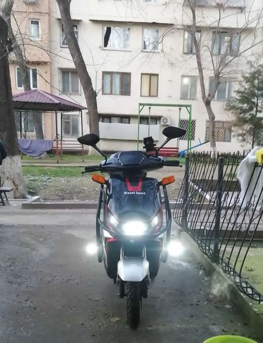 E-BIKE elektroskuter sotiladi