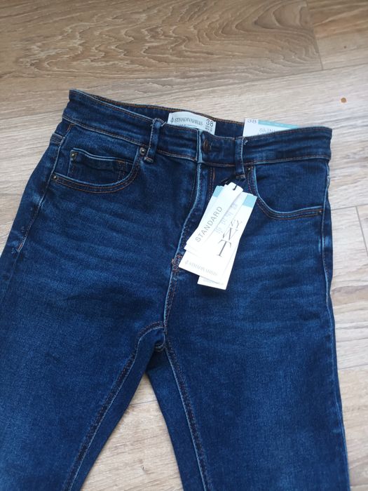 Нови дънки Stradivarius 38 размер