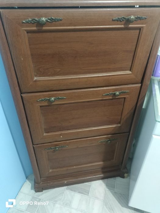 Срочно продам шкаф для обувей