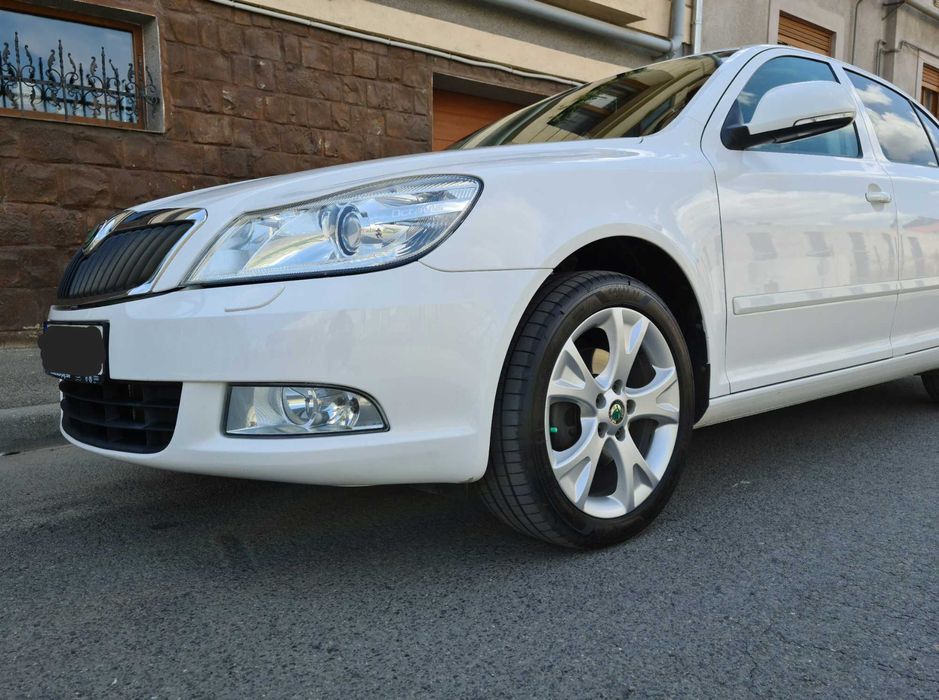 SKODA Octavia 2012 — imagine 3