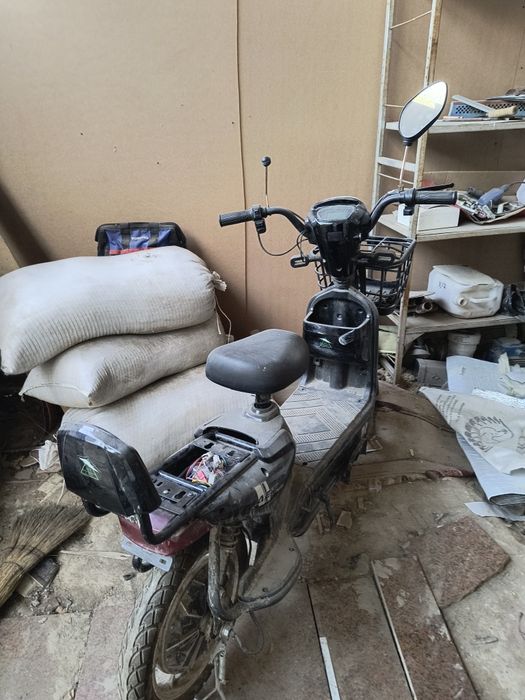 Продам скутер за 50к