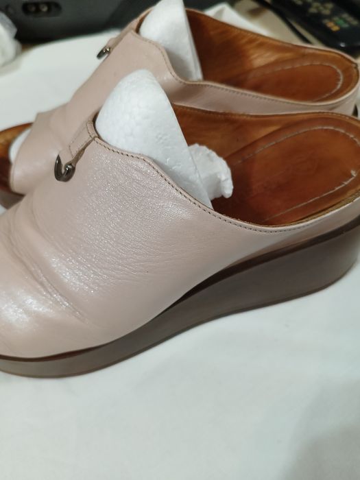 Обувь женская и одежда