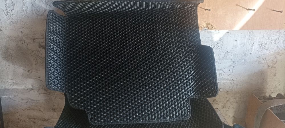 Ева полики мерседес 124