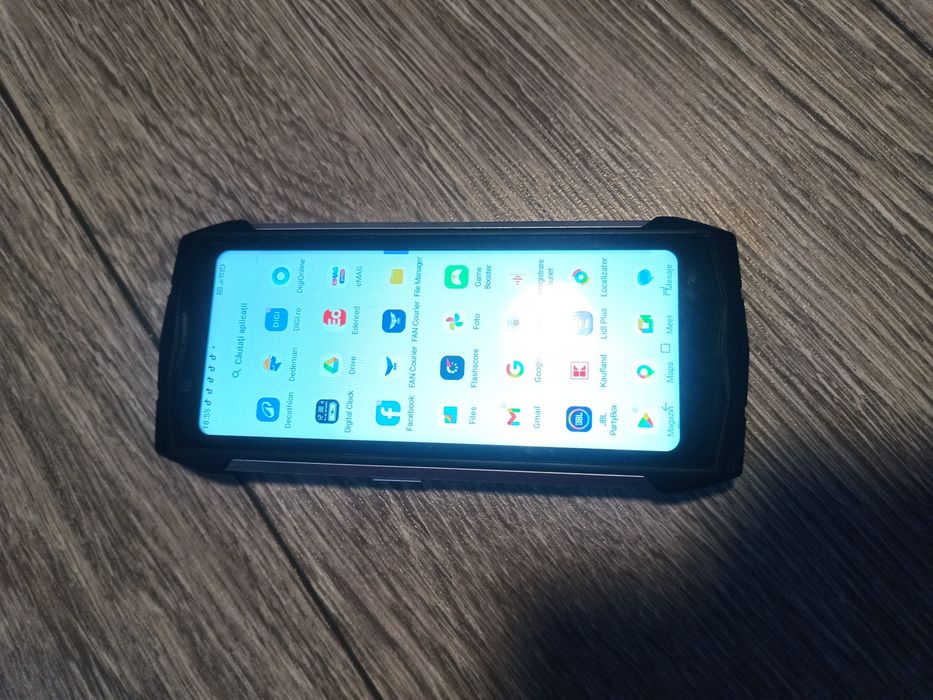 Telefon mic rezistent