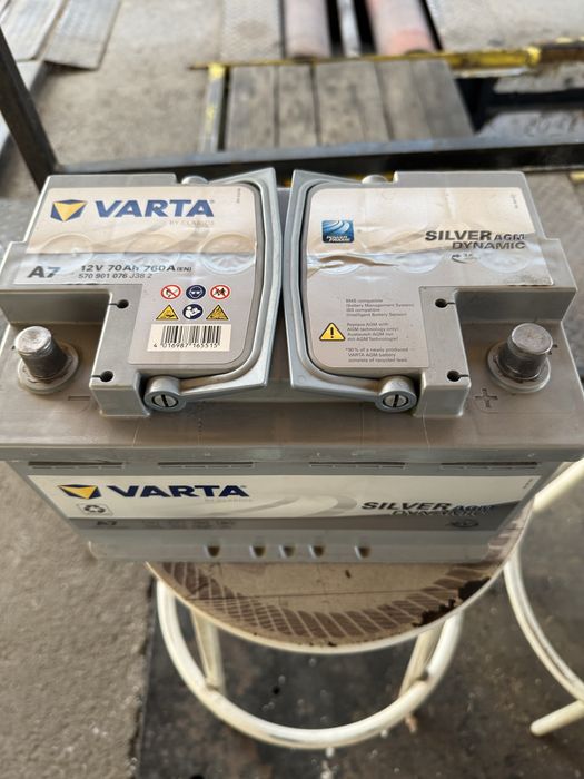Акумулатор Варта 12V70Ah760A AGM