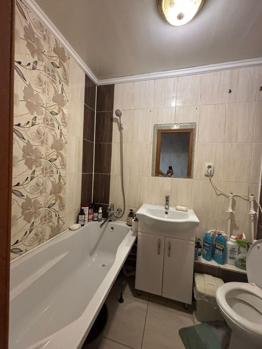 Продам 2 к кв р-н Уюта 5/5