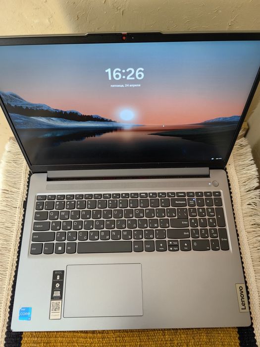 Lenova IdeaPad Slim 3 16IAH8