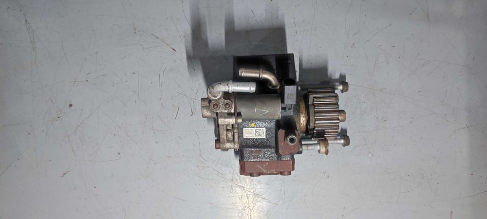 Pompa inalte volkswagen vw passat b6 CAY 1.6 tdi 105 cp cod 03L130755E