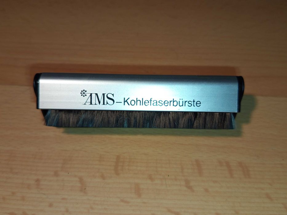 Антистатична четка зa грамофонни плочи AMS