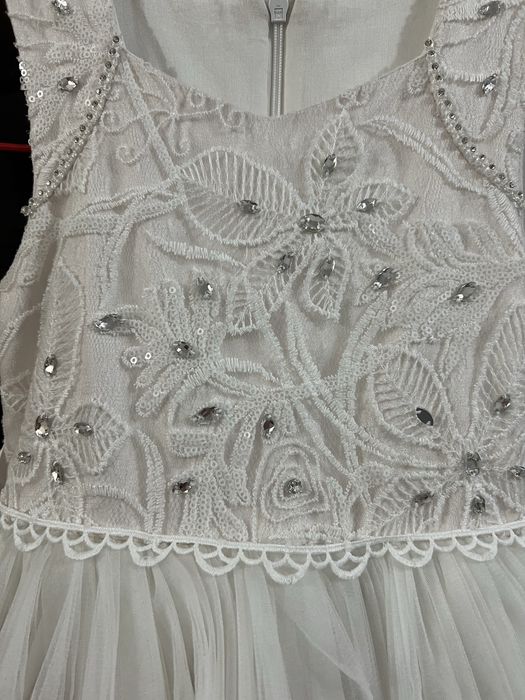 Нарядное платье для девочки