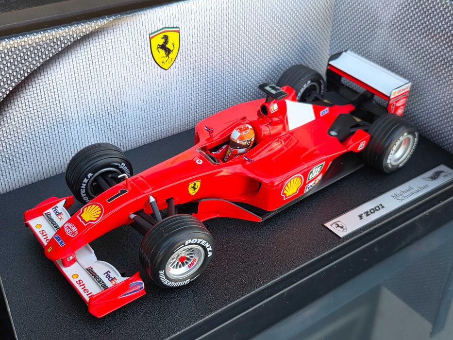 Macheta Auto 1/18 Hotwheels Ferrari F1 F2001 Michael Schumacher Formula 1