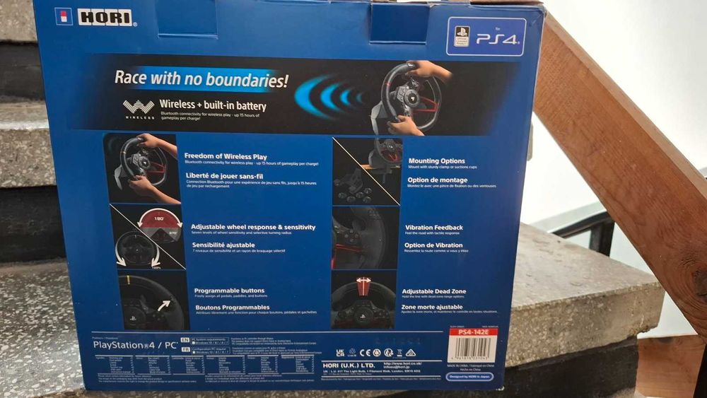 Волан с педали за PS4 и Kомпютър - Hori Racing wheel Wireless RWA – като нов!