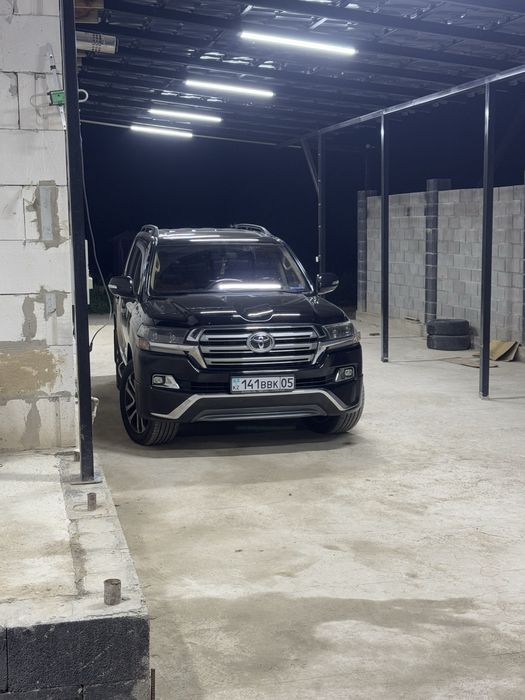 Toyota land cruiser 200