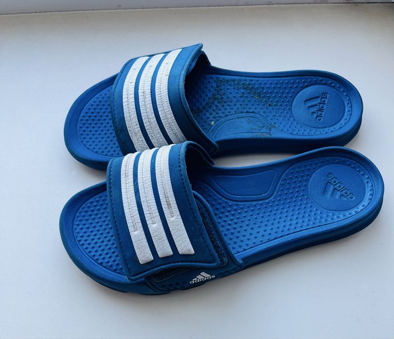 Детский ботинки кроссовки тапочки .