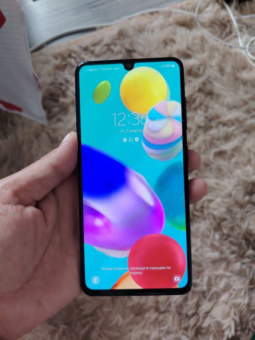 продаётся телефон