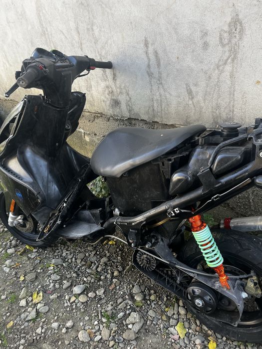 Scuter Yamaha aerox 50 racire pe apă