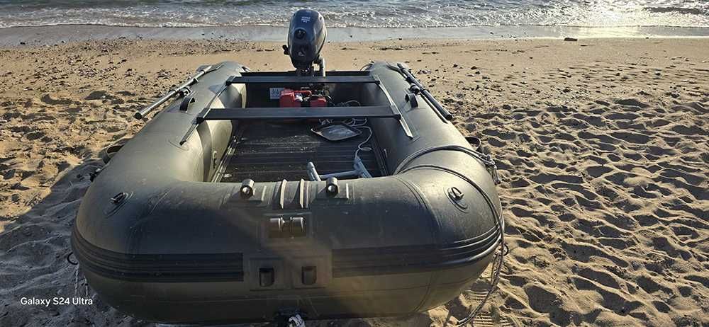 Barca gonflabila 3,30m calitate germana doi ani vechime, ca noua