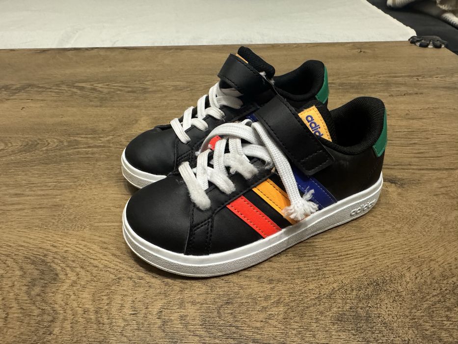 Продавам детски маратонки ADIDAS Grand Court Lifestyle Court