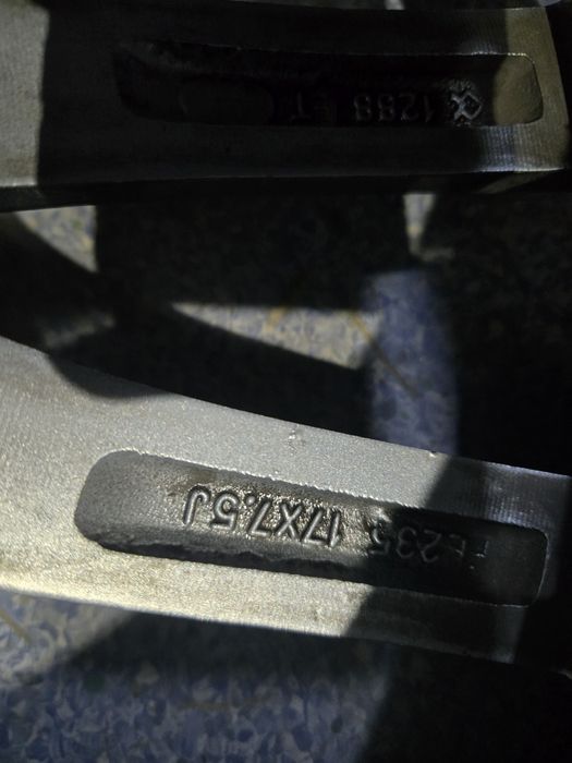 Продам диски на камри R17