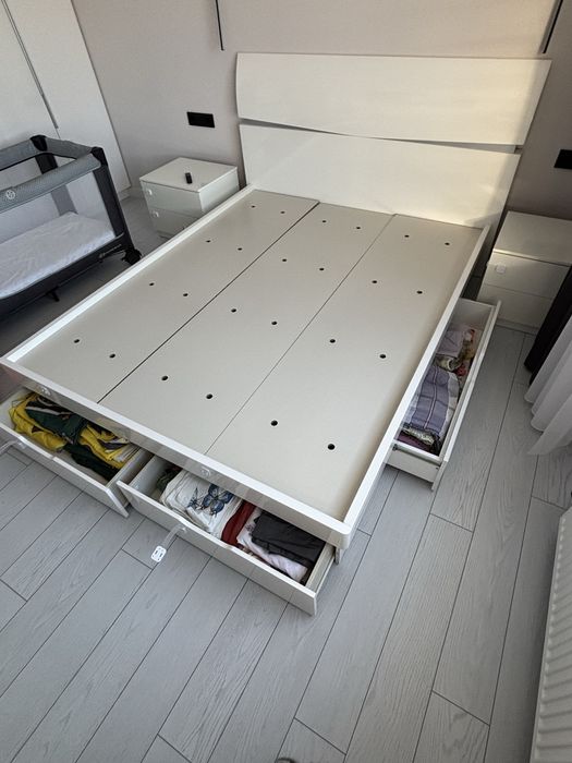 Продам двухспальную кровать 160/200