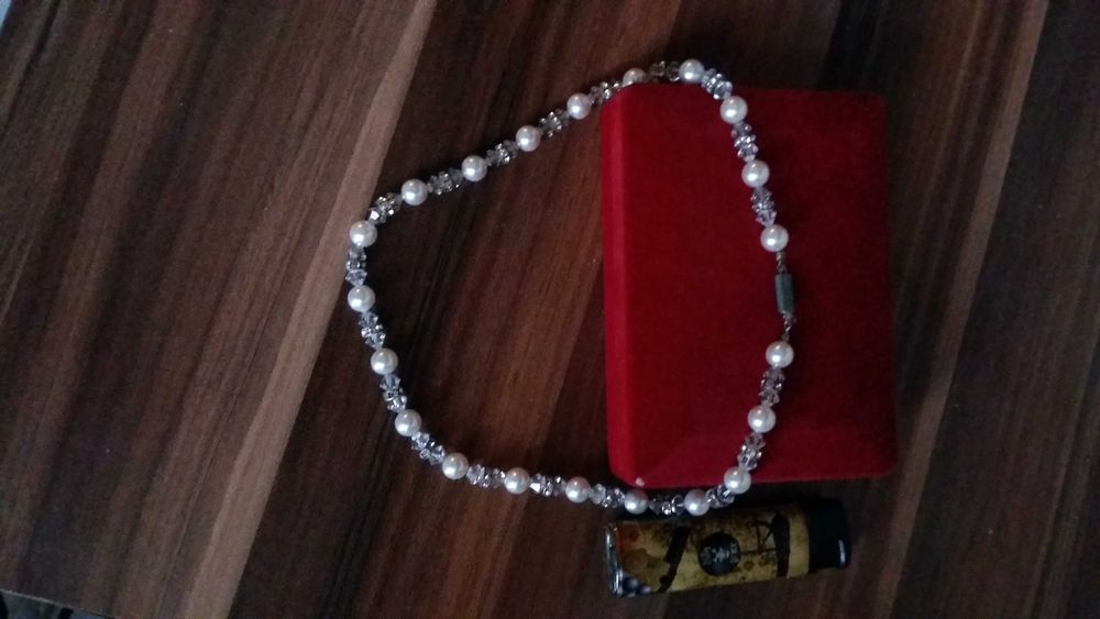 колие с камъни и перли сваровски