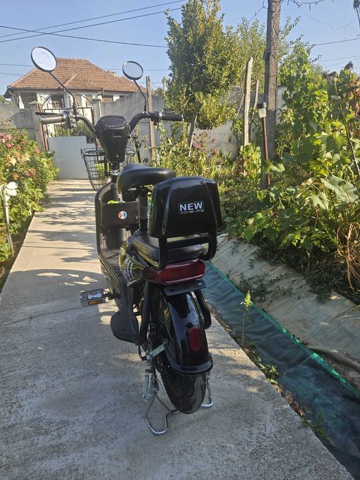 Scuter Electric 25km/h
