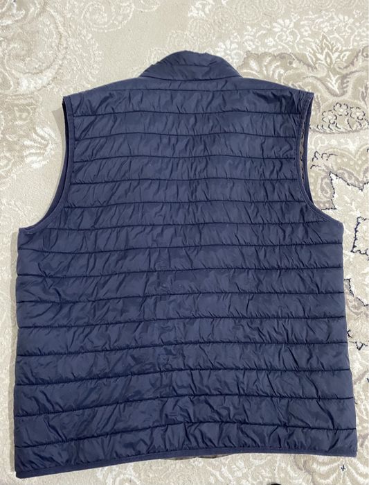 Продам безрукавку Zara