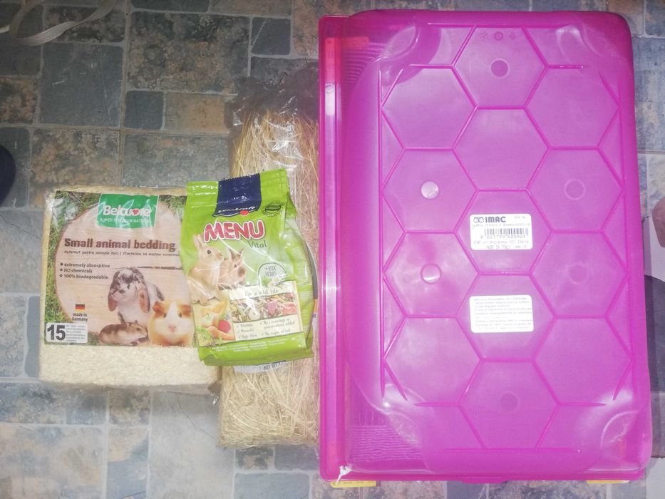 Vand cușcă hamster noua împreună cu accesorii și hrana