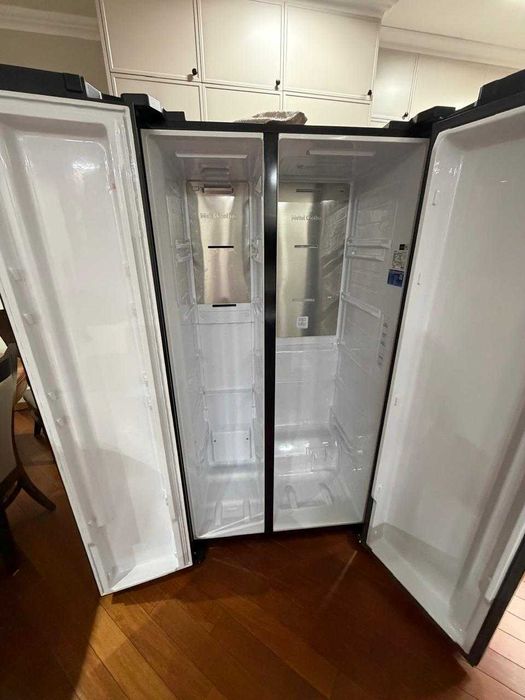 Холодильник Samsung Side by Side