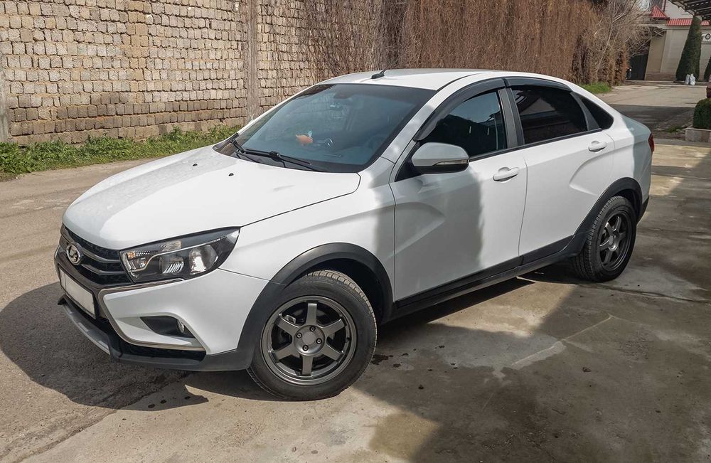 Lada Vesta Sedan Cross