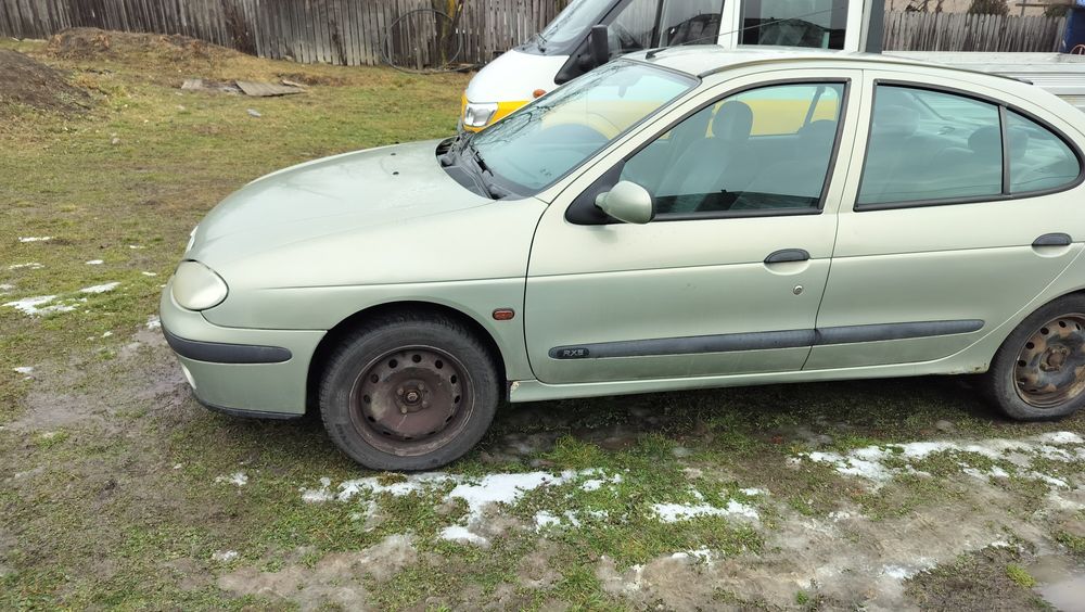 Dezmembrez Renault Megane 1