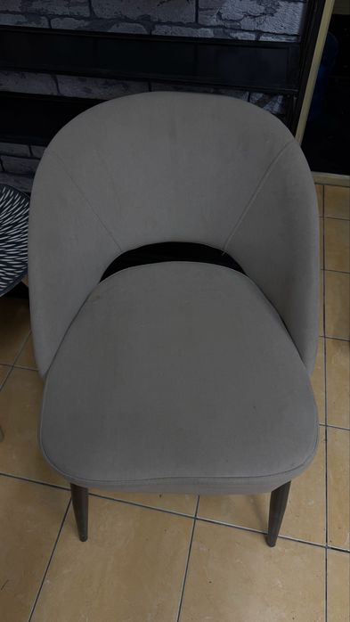 Стулья (2) и столик