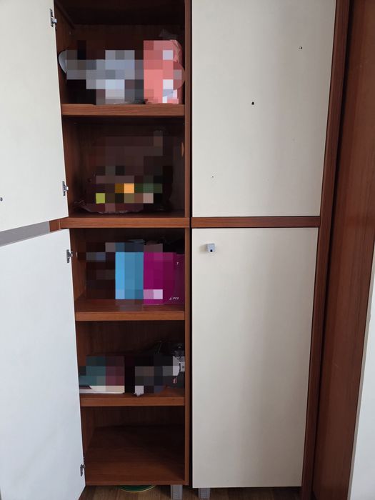 Срочно продам мебельный гарнитур (шкафы)