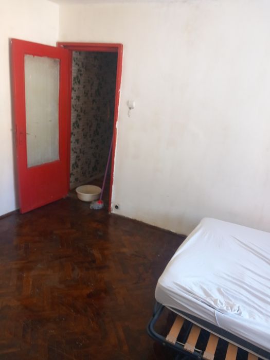 Inchiriez Apartament 2 camere , Zona Nord Republicii , Rm.Valcea , Doar la muncitori sau la zi / ora