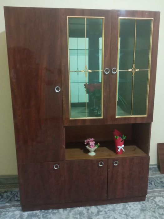 продается сервант