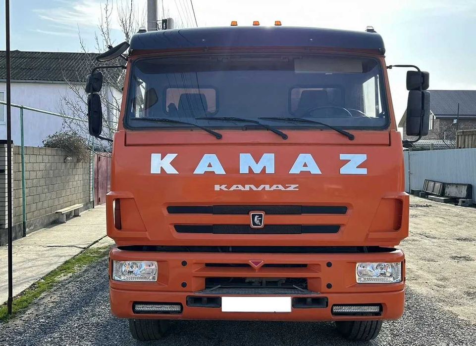 KAMAZ надпись большими буквами подходит на любой капот КамАЗ.