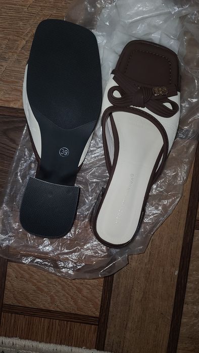 Oyoqqa judayam udobni va chiroyli turadi yangi kiyilmagan 39 razmer