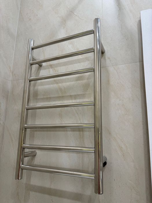 Продам полотенцесушитель электрический