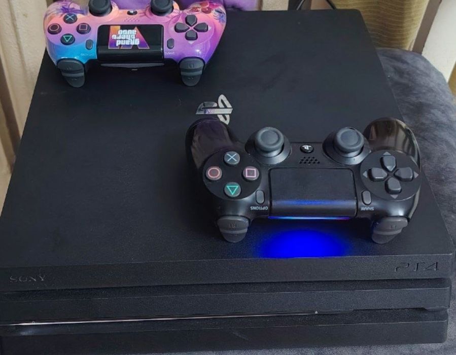 PlayStation 4-pro  1-TB   20-Games