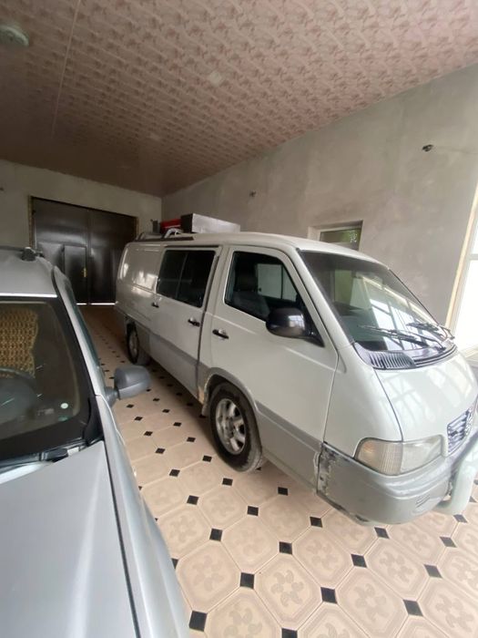 Istana sotiladi borter ham bor
