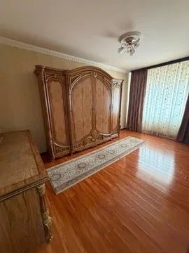 Квартира на Караташ -Уч чинор 3/3/4 общ пл 70м с обстановкой
