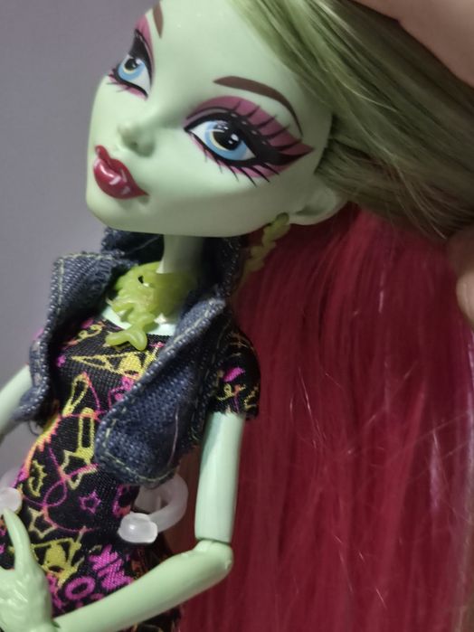 Papusa Monster High Venus McFlytrap