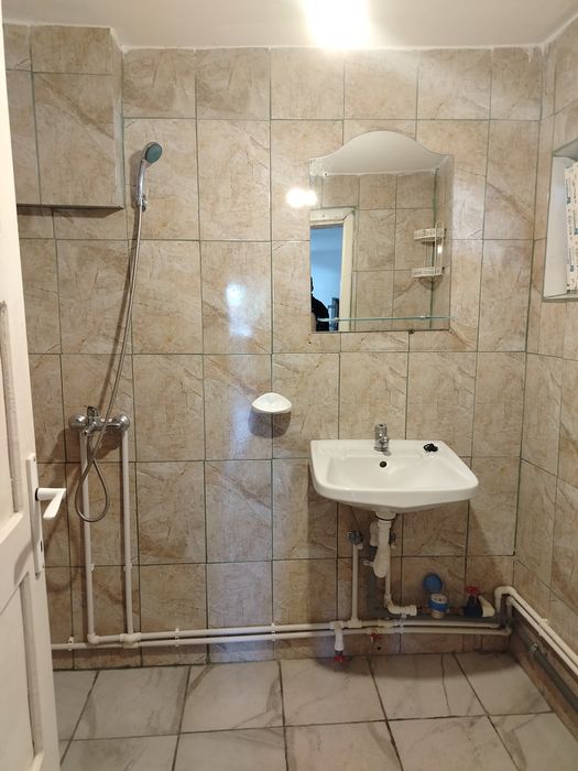 Închiriez casă în comuna Mihai Viteazu lângă orașul Turda judetul Cluj mai multe detalii la numărul de telefon 0748927230