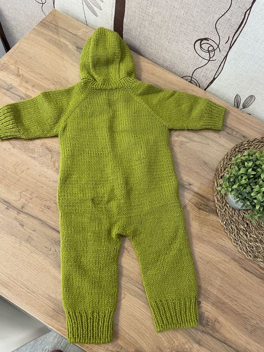 Продам вязанный комбинезон